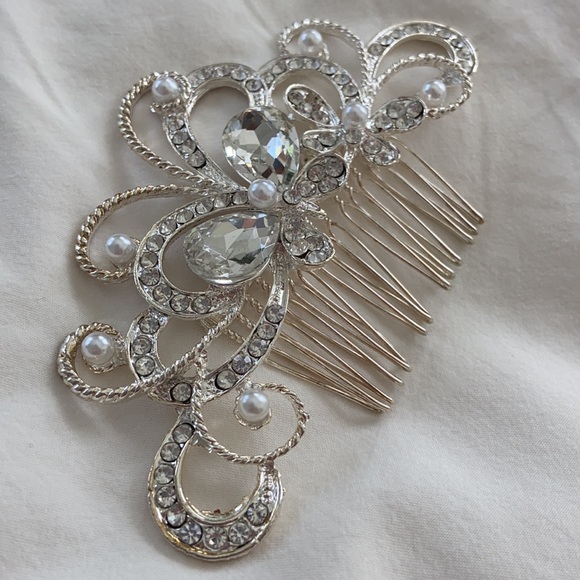 Hair Accessory - Picture 2 of 3